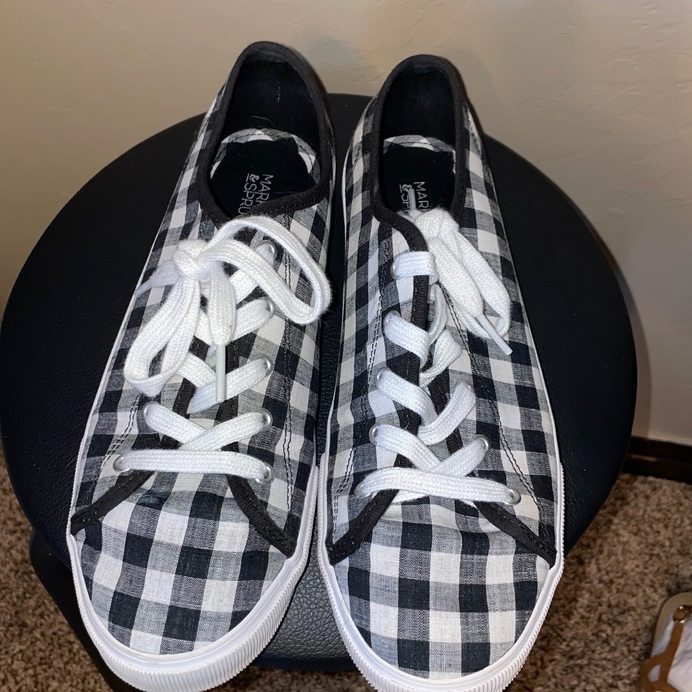 Stitch Fix market in Spruce Allison canvas shoes